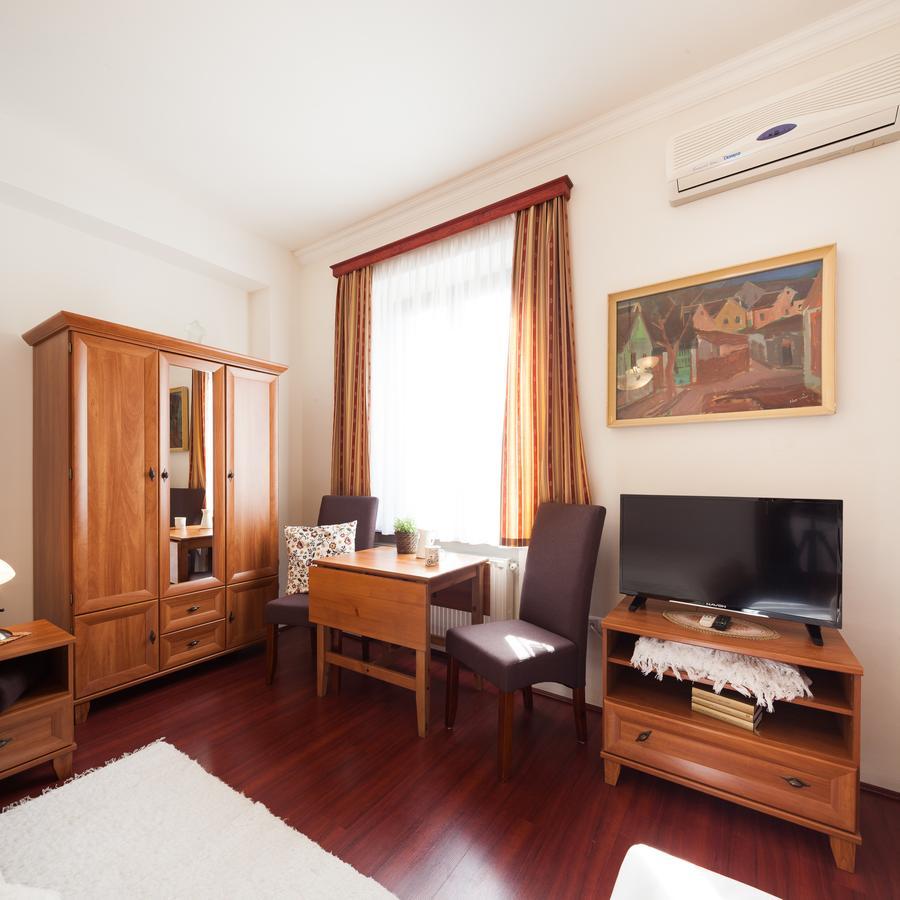 Villa Cecile Шопрон Екстериор снимка