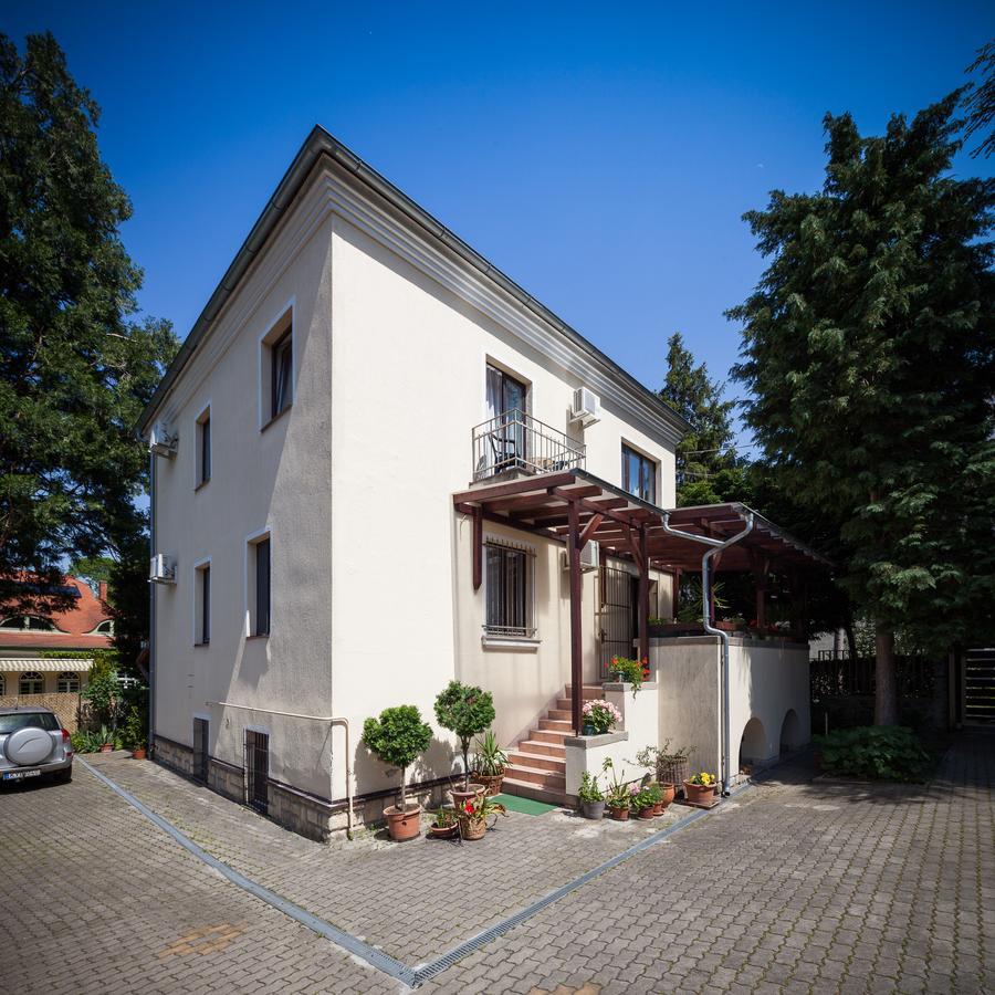 Villa Cecile Шопрон Екстериор снимка